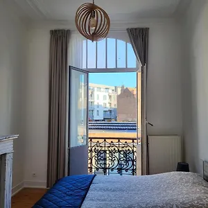 Pensión Brussels Bed & Blockchain Private With Shared Bathroom, Etterbeek